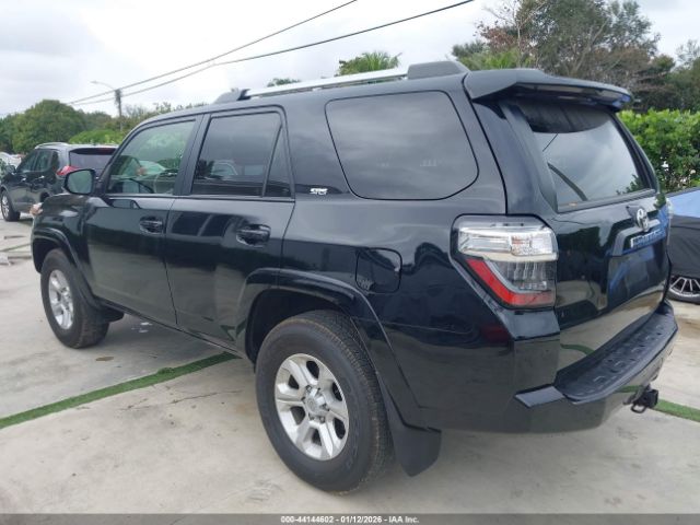 2024 TOYOTA 4RUNNER JTEEU5JRXR5310625 Photo 2