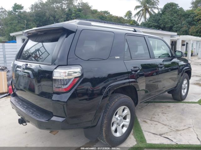 2024 TOYOTA 4RUNNER JTEEU5JRXR5310625 Photo 3