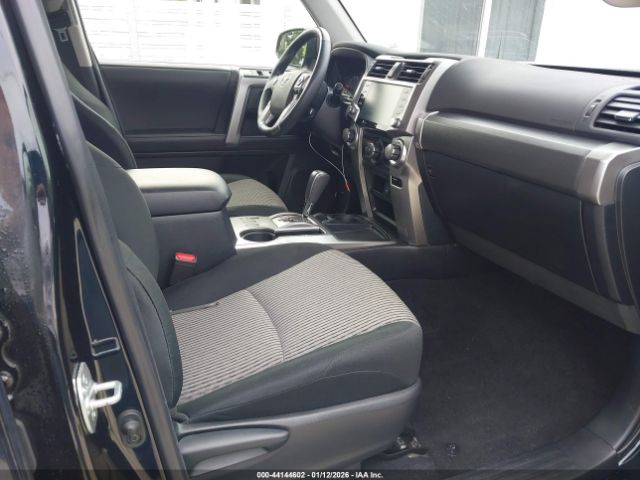 2024 TOYOTA 4RUNNER JTEEU5JRXR5310625 Photo 4