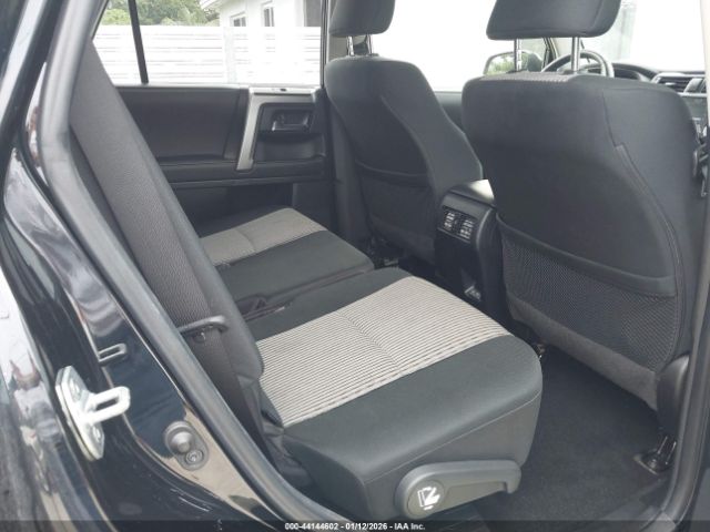 2024 TOYOTA 4RUNNER JTEEU5JRXR5310625 Photo 7