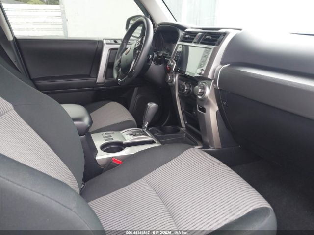 2022 TOYOTA 4RUNNER JTEEU5JR1N5269893 Photo 4