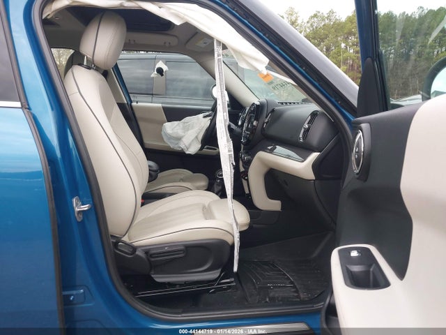 2018 MINI COUNTRYMAN WMZYS7C37J3E08476 Photo 4