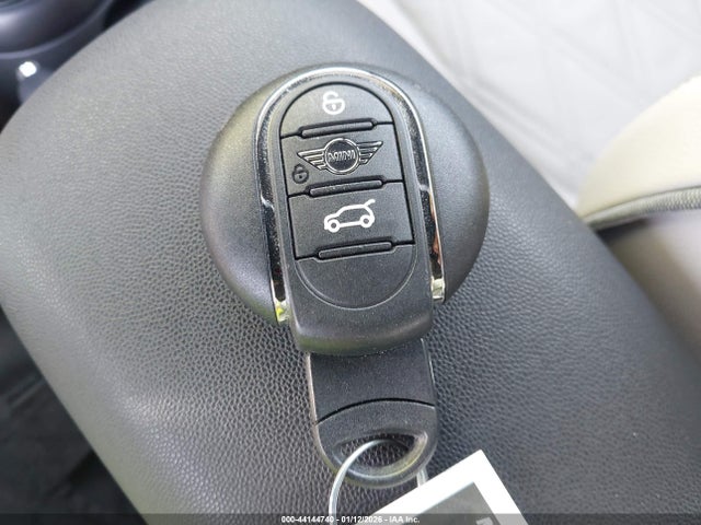 2023 MINI CONVERTIBLE WMW43DL08P3P95204 Photo 10