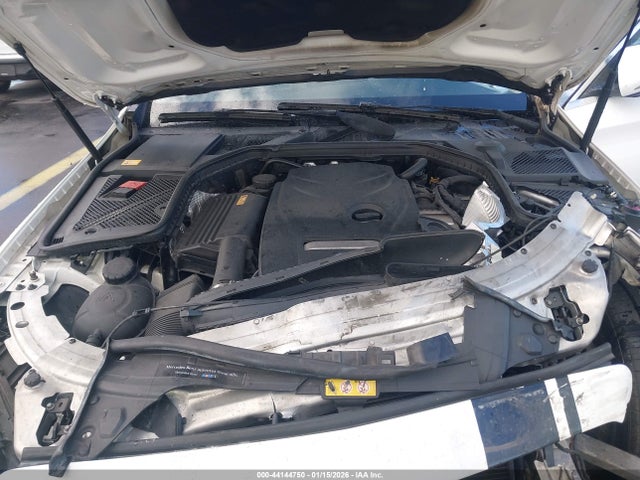 44144750 :رقم المزاد ، 55SWF4JB5FU057206 vin ، 2015 Mercedes-benz C 300 مزاد بيع
