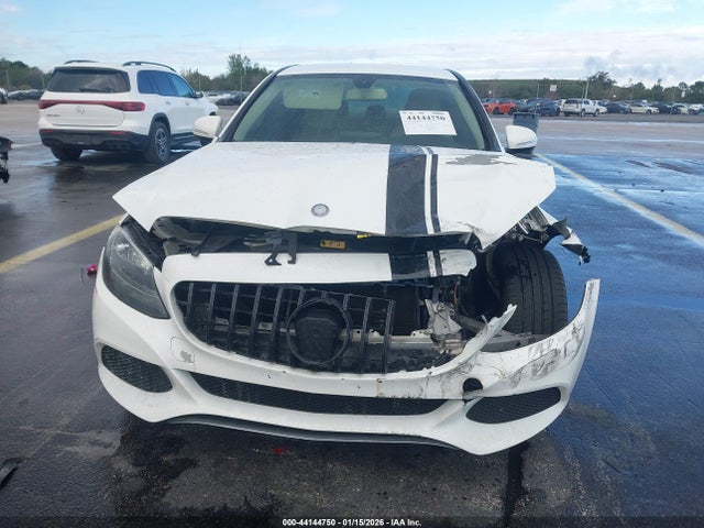 44144750 :رقم المزاد ، 55SWF4JB5FU057206 vin ، 2015 Mercedes-benz C 300 مزاد بيع