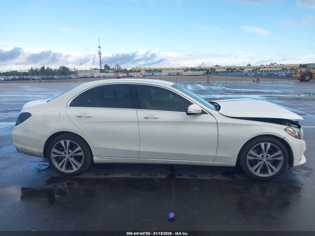 44144750 :رقم المزاد ، 55SWF4JB5FU057206 vin ، 2015 Mercedes-benz C 300 مزاد بيع