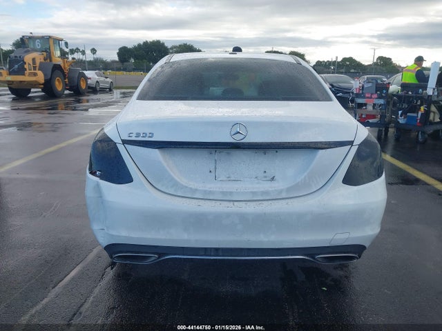 44144750 :رقم المزاد ، 55SWF4JB5FU057206 vin ، 2015 Mercedes-benz C 300 مزاد بيع