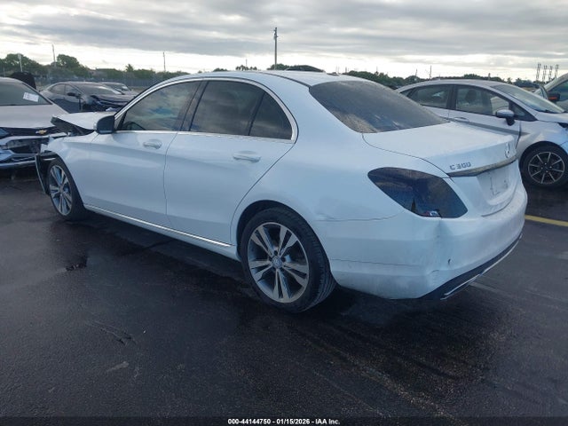 44144750 :رقم المزاد ، 55SWF4JB5FU057206 vin ، 2015 Mercedes-benz C 300 مزاد بيع