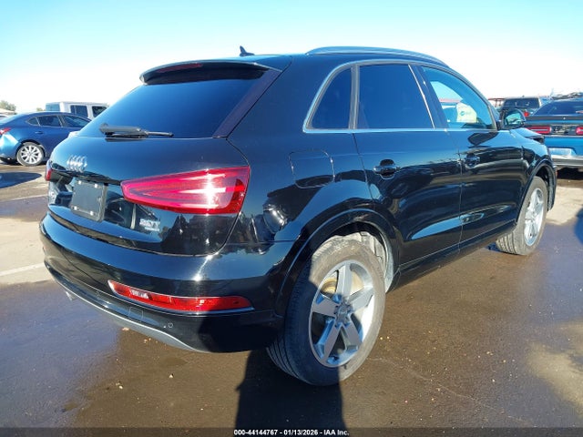 WA1EFCFS9FR010605 Audi Q3 2.0t Premium Plus