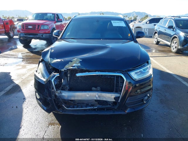WA1EFCFS9FR010605 Audi Q3 2.0t Premium Plus