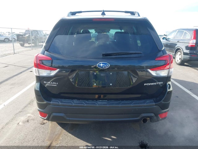44144788 :رقم المزاد ، JF2SKASCXMH492951 vin ، 2021 Subaru Forester Limited مزاد بيع