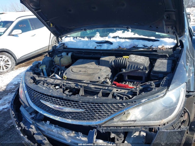 Продаж на аукціоні авто 2019 Chrysler Pacifica Touring L, vin: 2C4RC1BG8KR721402, номер лоту: 44144800