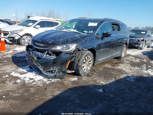 Продаж на аукціоні авто 2019 Chrysler Pacifica Touring L, vin: 2C4RC1BG8KR721402, номер лоту: 44144800