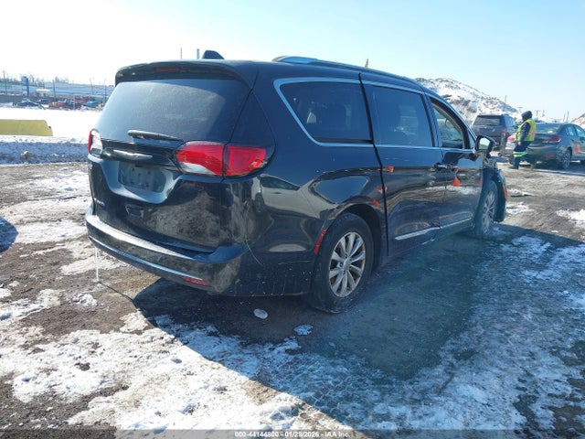 Продаж на аукціоні авто 2019 Chrysler Pacifica Touring L, vin: 2C4RC1BG8KR721402, номер лоту: 44144800