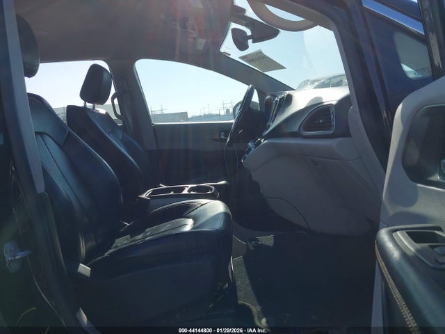 Продаж на аукціоні авто 2019 Chrysler Pacifica Touring L, vin: 2C4RC1BG8KR721402, номер лоту: 44144800