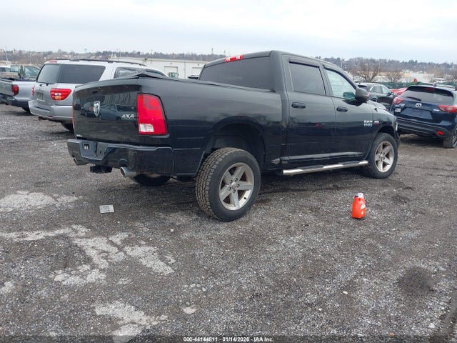 3C6RR7KT9HG543715 RAM 1500 Express 4x4 5&#039;7 Box