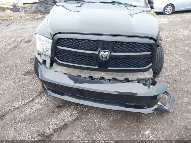 3C6RR7KT9HG543715 RAM 1500 Express 4x4 5&#039;7 Box