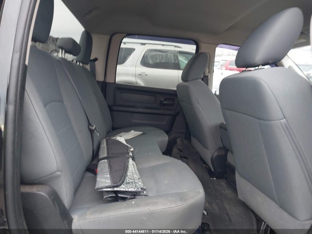 3C6RR7KT9HG543715 RAM 1500 Express 4x4 5&#039;7 Box