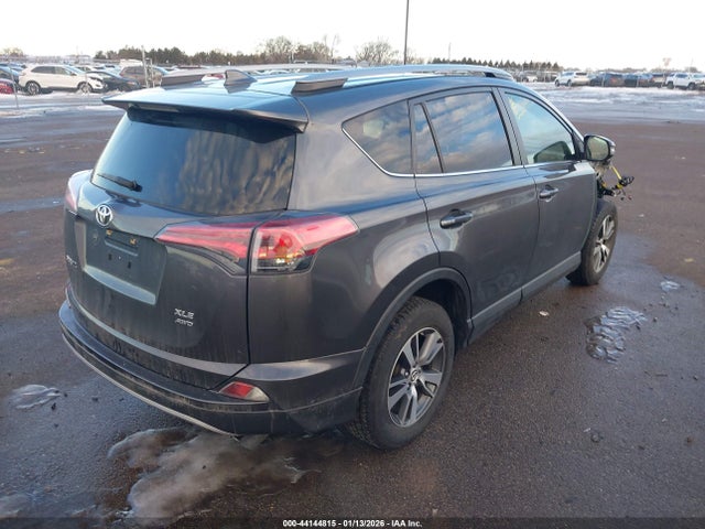 Toyota Rav4 Xle 2018 JTMRFREV2JJ239379 Image 4
