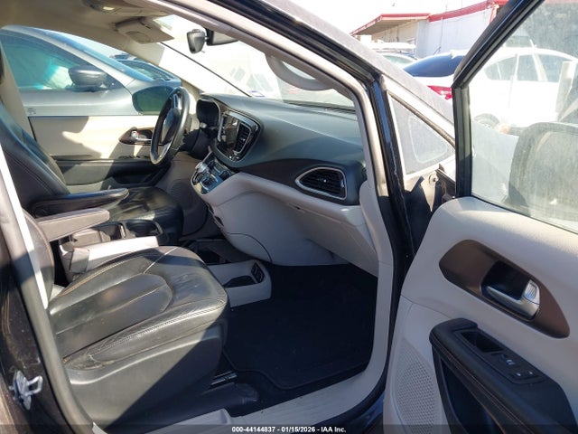 Chrysler Pacifica Touring-l 2017 2C4RC1BGXHR820747 Image 5