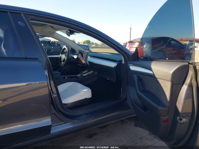 2021 TESLA MODEL 3 5YJ3E1EC4MF988480 Photo 4