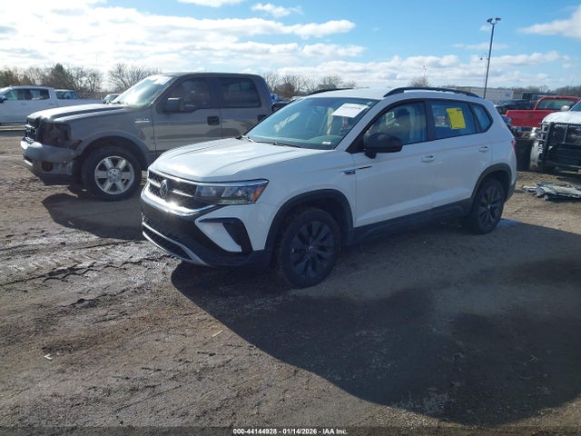 3VVCX7B22NM000328 Volkswagen Taos 1.5t S