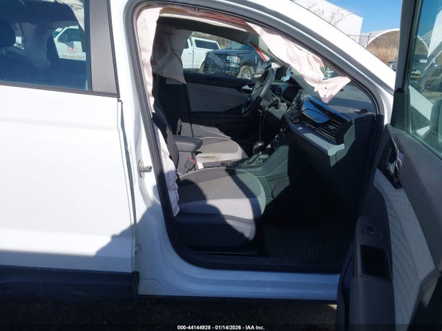 3VVCX7B22NM000328 Volkswagen Taos 1.5t S