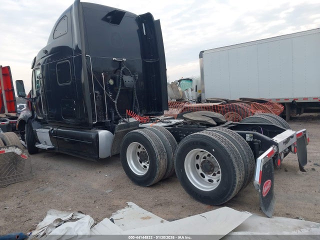 44144932 :رقم المزاد ، 1XP4D49XXCD134085 vin ، 2012 Peterbilt 587 مزاد بيع