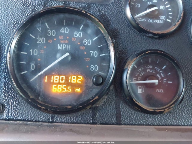 44144932 :رقم المزاد ، 1XP4D49XXCD134085 vin ، 2012 Peterbilt 587 مزاد بيع