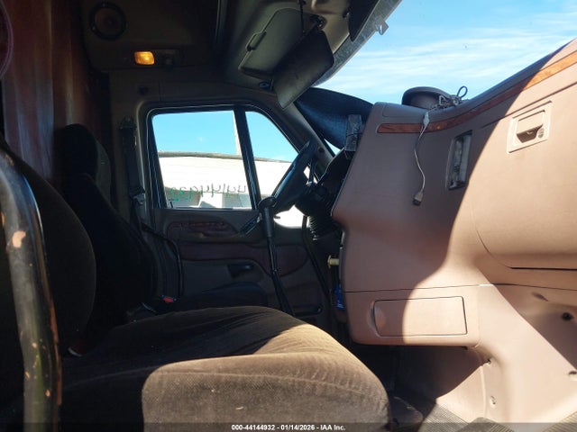 44144932 :رقم المزاد ، 1XP4D49XXCD134085 vin ، 2012 Peterbilt 587 مزاد بيع