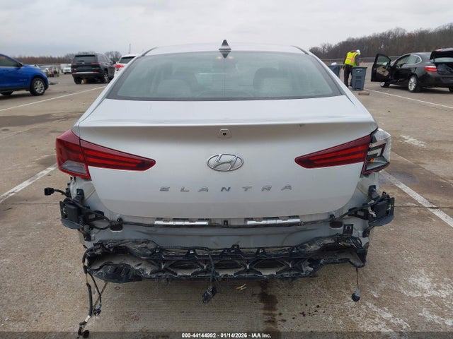 Hyundai ELANTRA SEL 2019 5NPD84LF4KH482785 Image 16