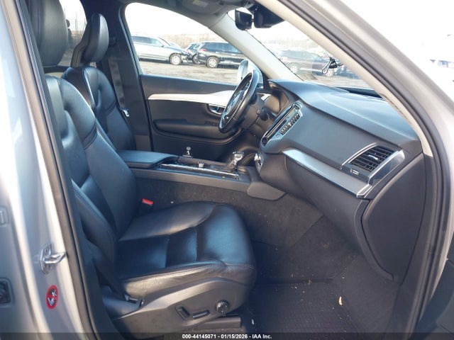 2017 VOLVO XC90 YV4A22PK1H1157086 Photo 4