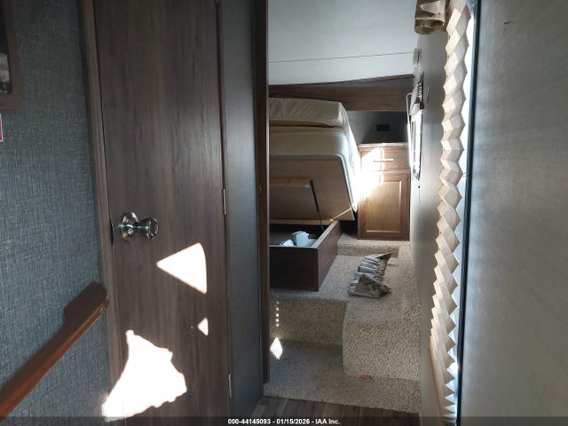 Keystone Travel Trlr 2016 4YDF29R2XG2500563 Image 5