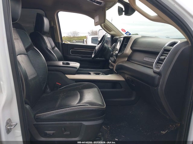 Продажа на аукционе авто 2022 Ram 2500 Laramie  4x4 6'4 Box, vin: 3C6UR5FJ0NG386689, номер лота: 44145208