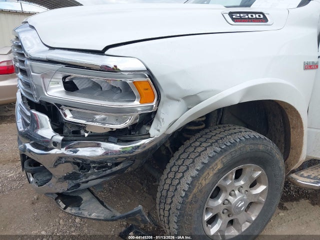 Продажа на аукционе авто 2022 Ram 2500 Laramie  4x4 6'4 Box, vin: 3C6UR5FJ0NG386689, номер лота: 44145208