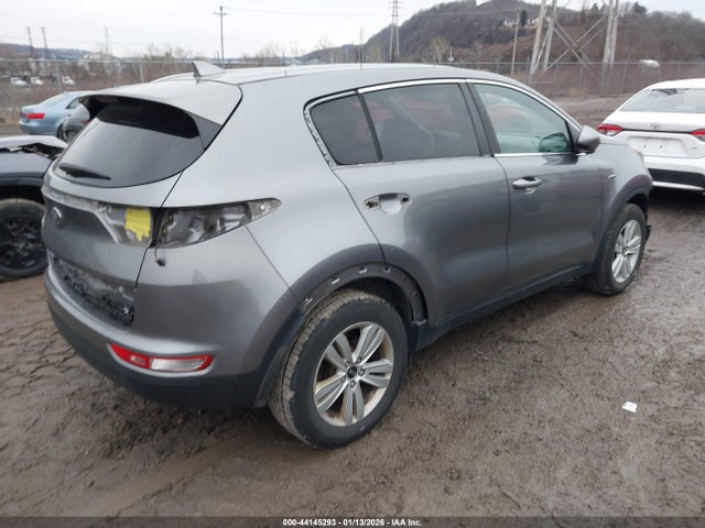 Продажа на аукционе авто 2017 Kia Sportage Lx, vin: KNDPMCAC1H7237130, номер лота: 44145293