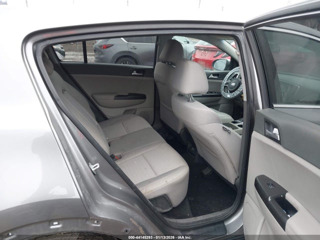 Продажа на аукционе авто 2017 Kia Sportage Lx, vin: KNDPMCAC1H7237130, номер лота: 44145293