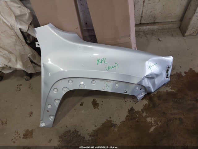 Продаж на аукціоні авто 2015 Jeep Renegade Latitude, vin: ZACCJBBT0FPB65684, номер лоту: 44145347