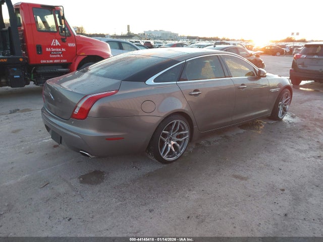 2011 JAGUAR XJ SAJWA2GB8BLV06513 Photo 3
