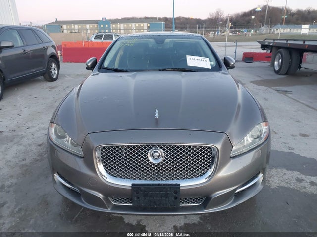 2011 JAGUAR XJ SAJWA2GB8BLV06513 Photo 5