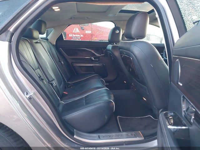 2011 JAGUAR XJ SAJWA2GB8BLV06513 Photo 7