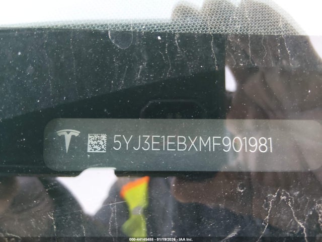 2021 TESLA MODEL 3 5YJ3E1EBXMF901981 Photo 8