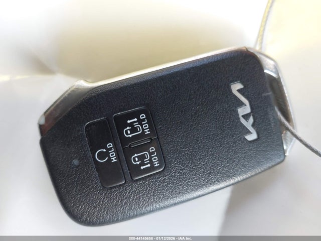 KNDNE5H35N6103020 KIA Carnival Mpv Sx