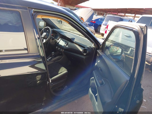 3N1CP5CUXJL541035 Nissan KICKS S