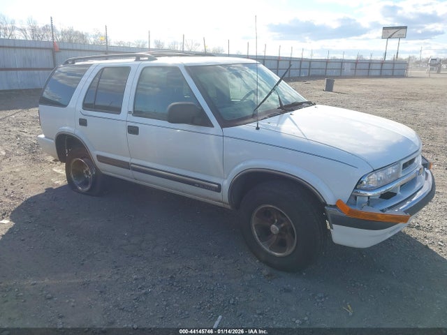 2000 CHEVROLET BLAZER 1GNCS13W3Y2333183