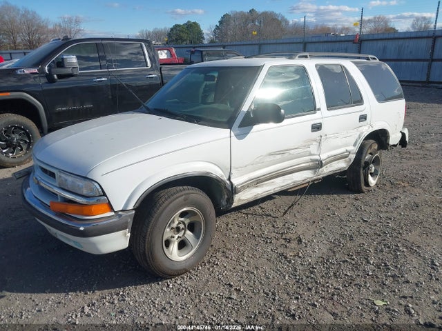 2000 CHEVROLET BLAZER 1GNCS13W3Y2333183 Photo 1