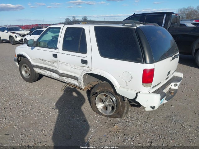 2000 CHEVROLET BLAZER 1GNCS13W3Y2333183 Photo 2