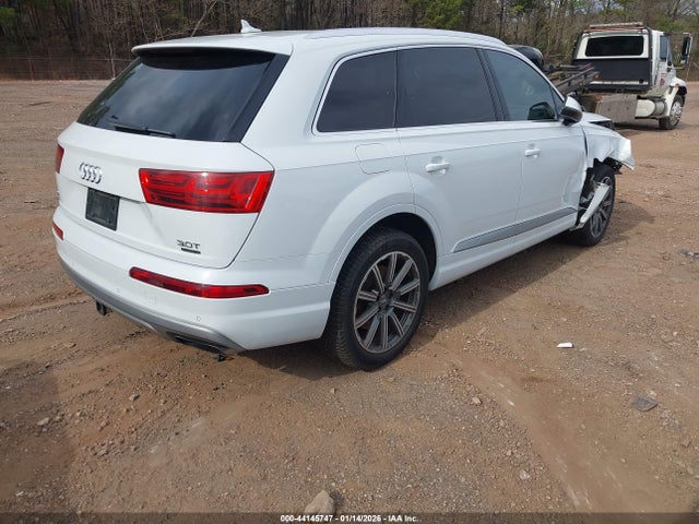Продаж на аукціоні авто 2017 Audi Q7 3.0t Premium, vin: WA1VAAF73HD040472, номер лоту: 44145747
