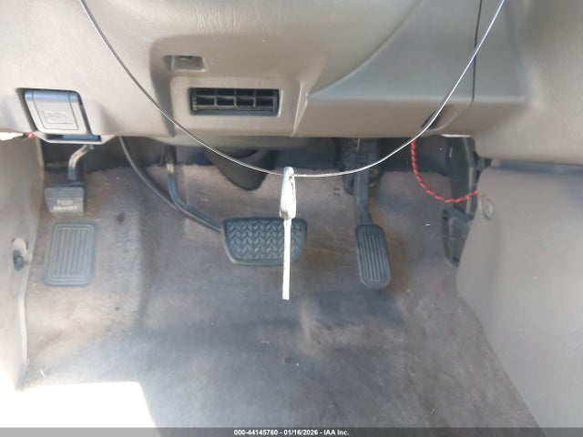 44145760 :رقم المزاد ، 5TBET34145S485631 vin ، 2005 Toyota Tundra Sr5 V8 مزاد بيع