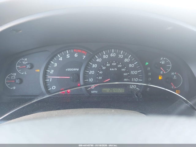 44145760 :رقم المزاد ، 5TBET34145S485631 vin ، 2005 Toyota Tundra Sr5 V8 مزاد بيع